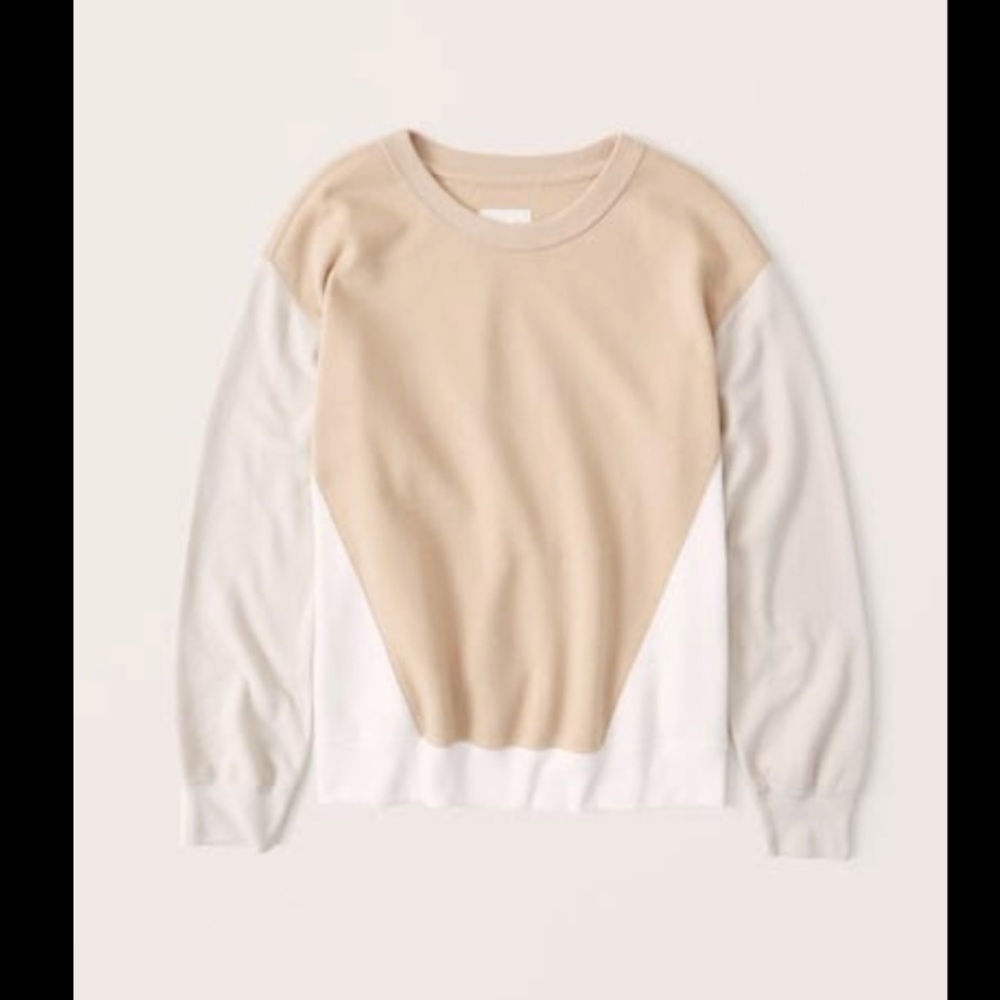 Cream and white color block crew neck.
